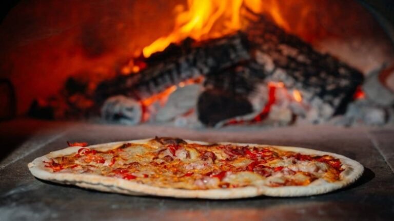 Best Italian Pizza Restaurants in Naples, Italy